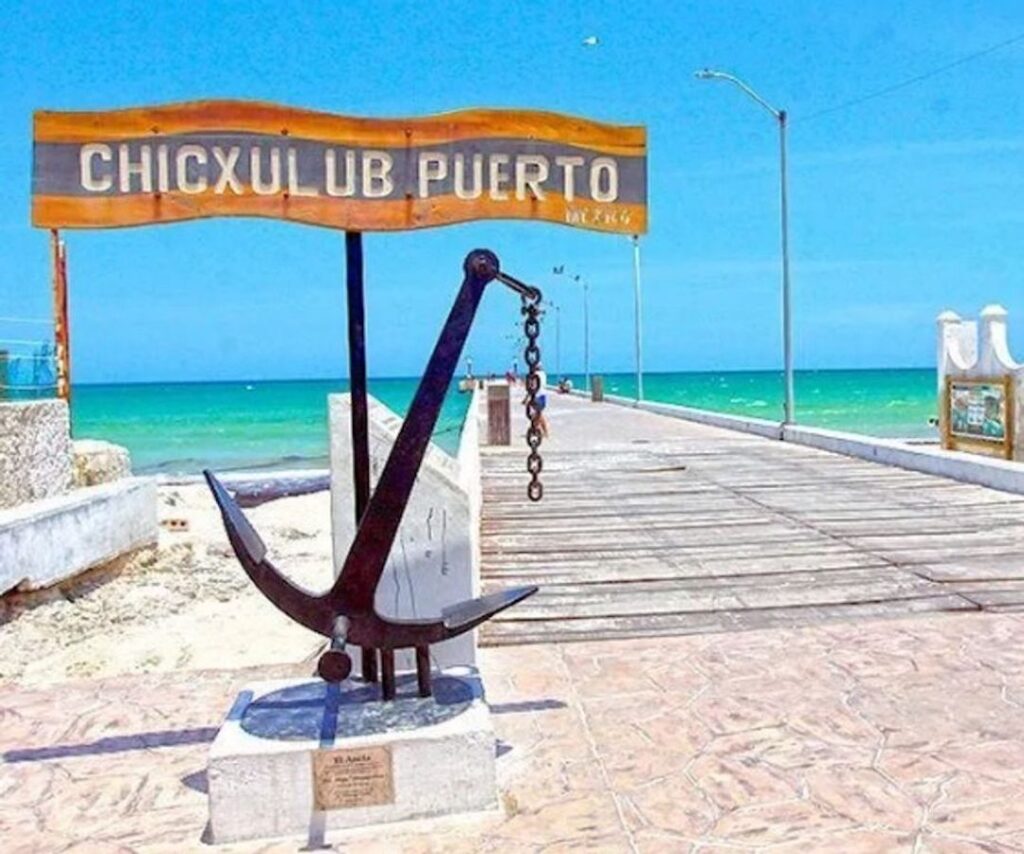Playa de Chicxulub en la Costa Esmeralda de Yucatán